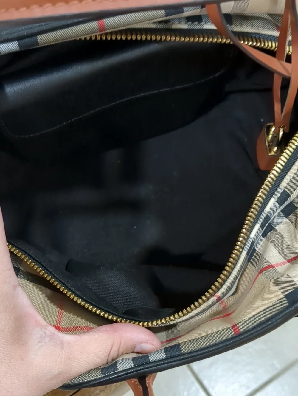 N/A polished black